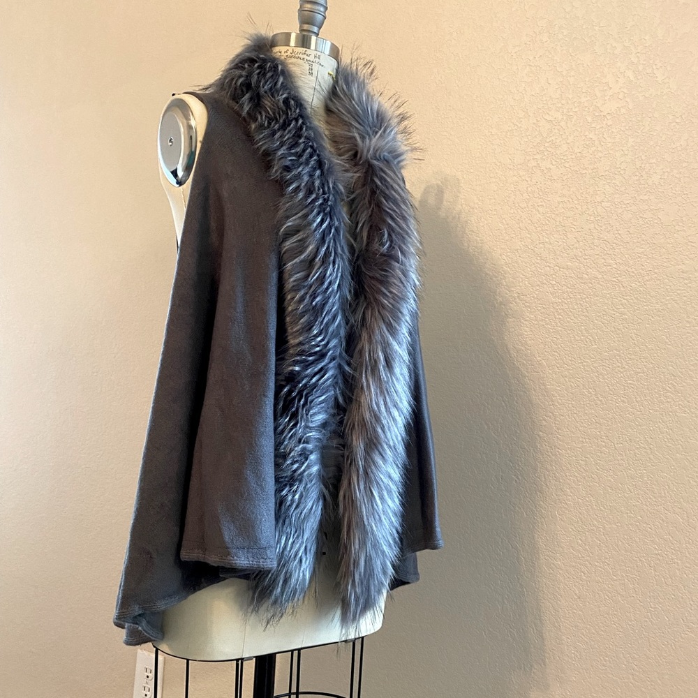 Odiva Grey Knit Faux Fur Sleeveless Vest